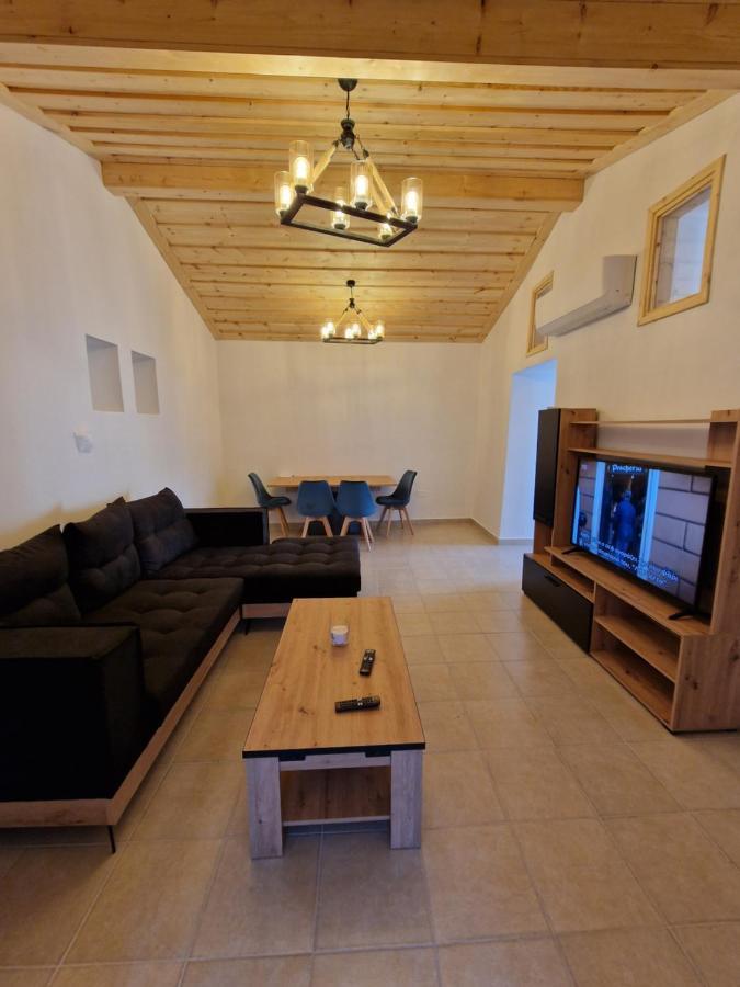 Aprosmeno Jacuzzi House 4 Apartment Agros Exterior photo